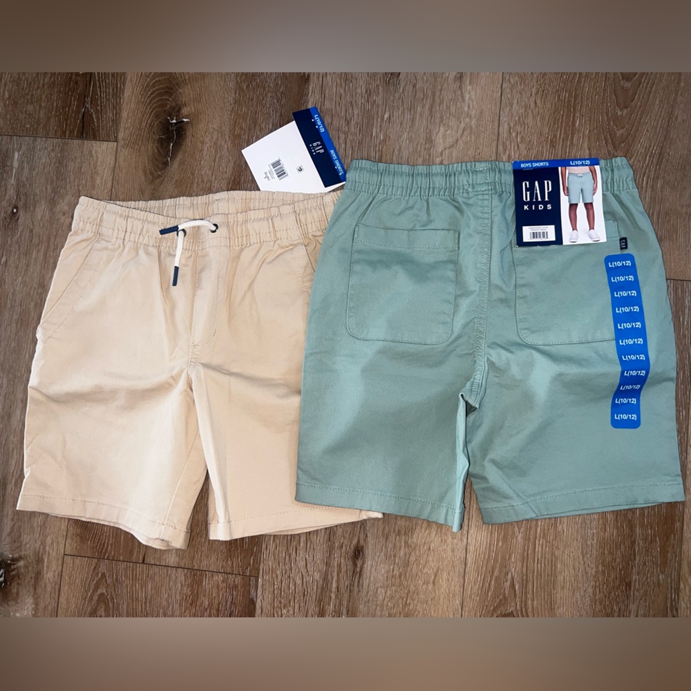 Boys GAP shorts size 10/12 NWT